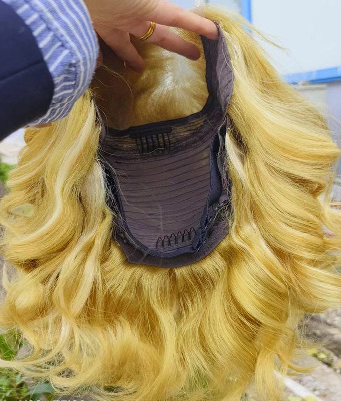 Golden Toned Hair With Blonde Highlights Loose Wave Bob 5x5 HD Lace Human Hair Wigs For Women
